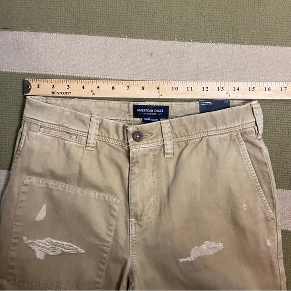 American Eagle Men’s Size 28x32 Slim Straight Khaki Pants Distressed Preppy - Picture 5 of 9